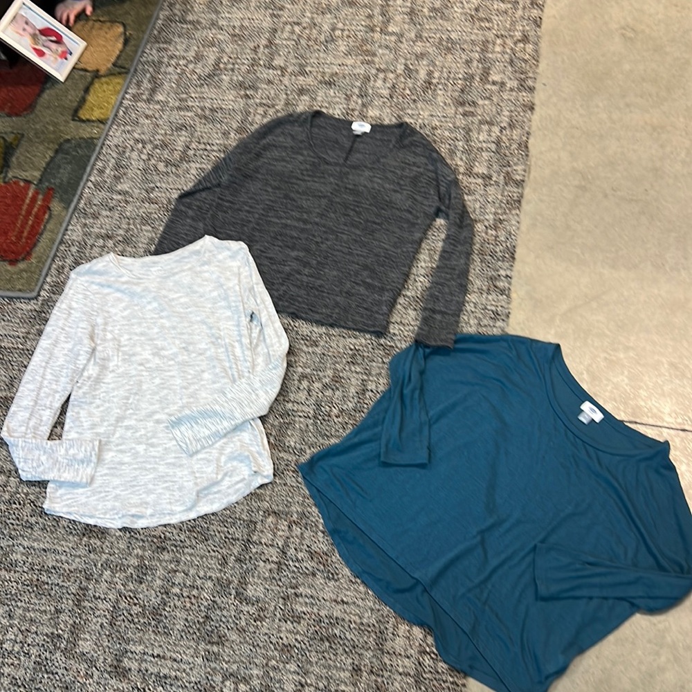 Women’s Old Navy long sleeve bundle size mediums